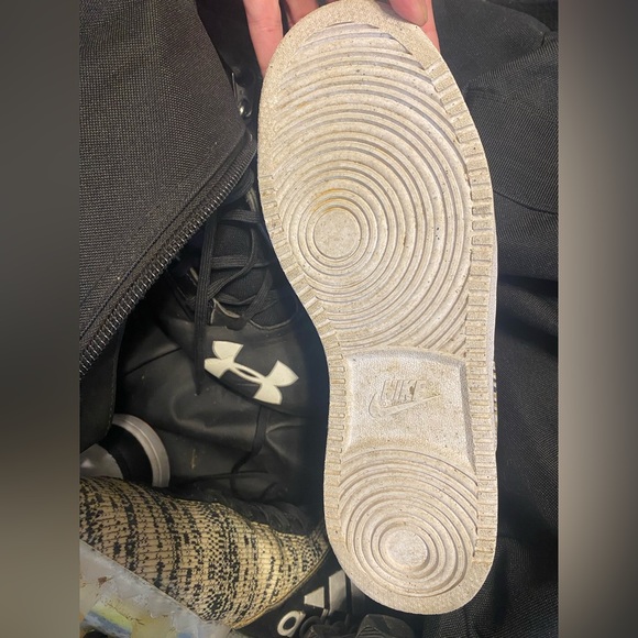 Nike - Picture 2 of 2